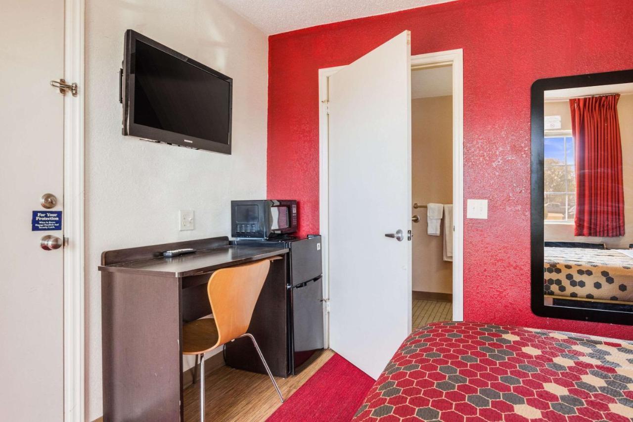Econo Lodge Inn & Suites تير هوت المظهر الخارجي الصورة