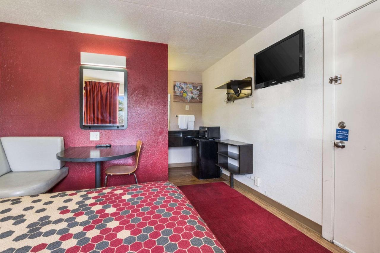 Econo Lodge Inn & Suites تير هوت المظهر الخارجي الصورة