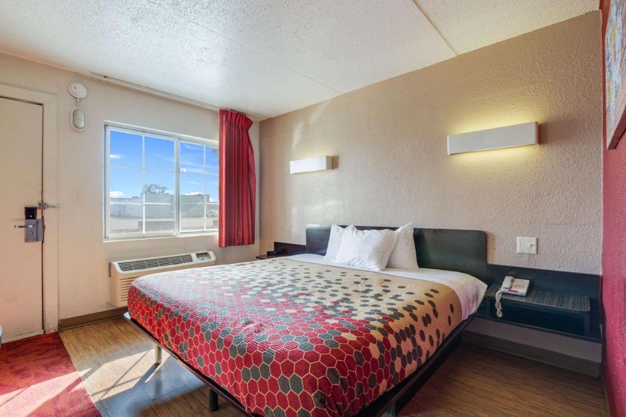 Econo Lodge Inn & Suites تير هوت المظهر الخارجي الصورة